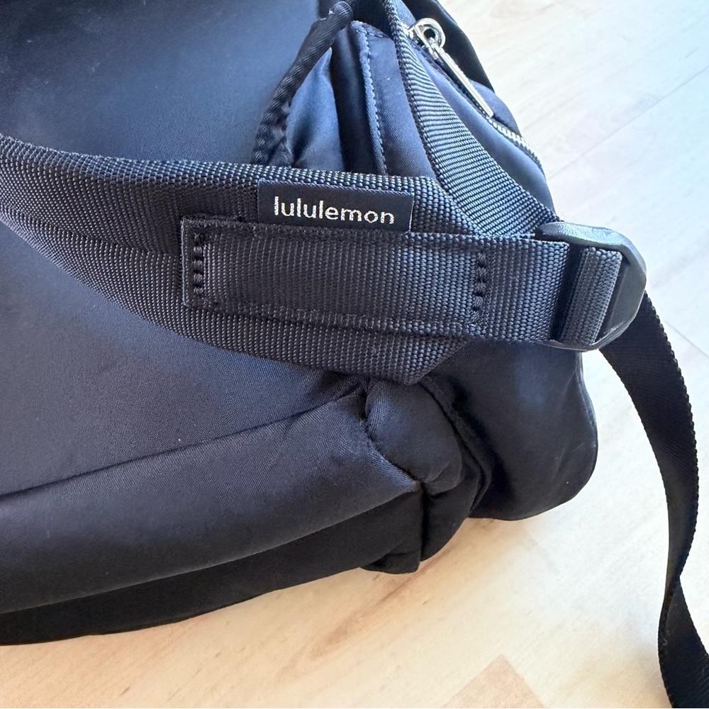 Lululemon Wunderlust Backpack Mini 14L - Picture 6 of 12